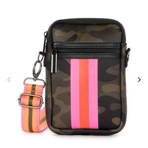 Neoprene cellphone Camo Crossbody in green camo/orange